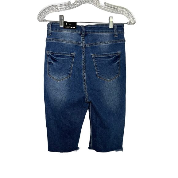 Fashion Nova See Me Now Distressed Bermuda Shorts Size 9 NWT - Picture 2 of 5